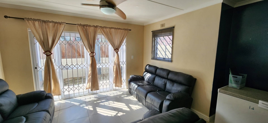 3 Bedroom Property for Sale in Buhrein Western Cape